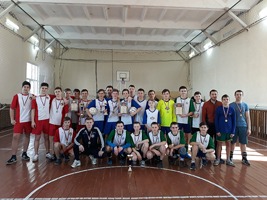 В футболе любим побеждать!