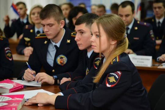 Выпускникам
