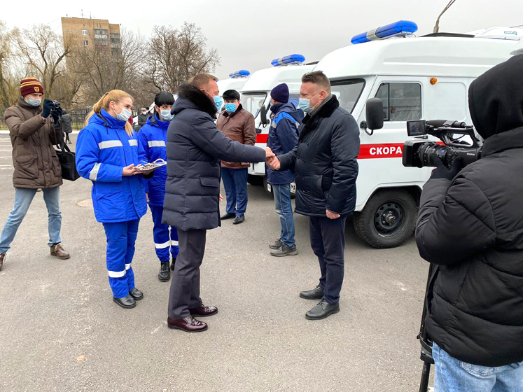 Курские медучреждения получили новые машины скорой помощи