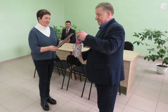 Депутат вручил награды сельским жителям