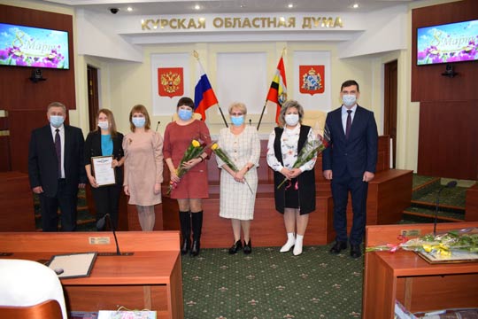 В Думе поздравили педагогов