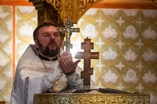 Главное искреннее покаяние, а не антураж