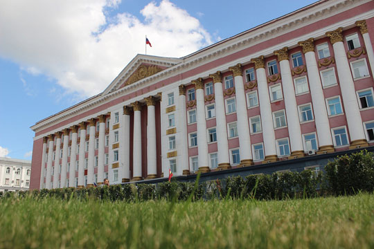 В администрации Курской области приостановлен приём граждан