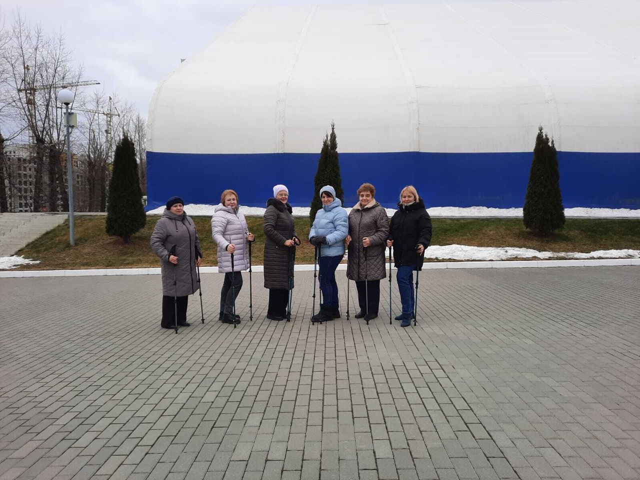 Нацпроект "Продолжительная и активная жизнь". В Курском районе создан клуб скандинавской ходьбы .