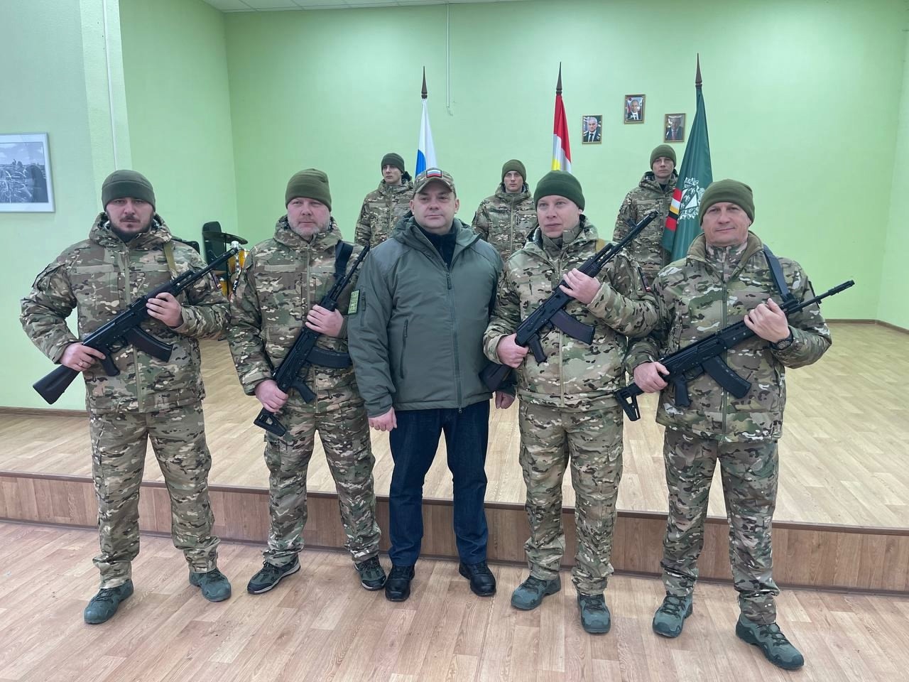 Губернатор позравил бойцов "Барс-Курск" с принятием присягиу